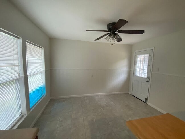 Photo - Welcome to this charming 2-bedroom, 1-bathroom house located in the heart of San Antonio, TX.