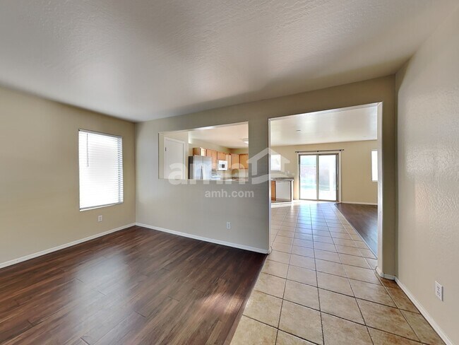 Photo - 1587 E Anastasia St