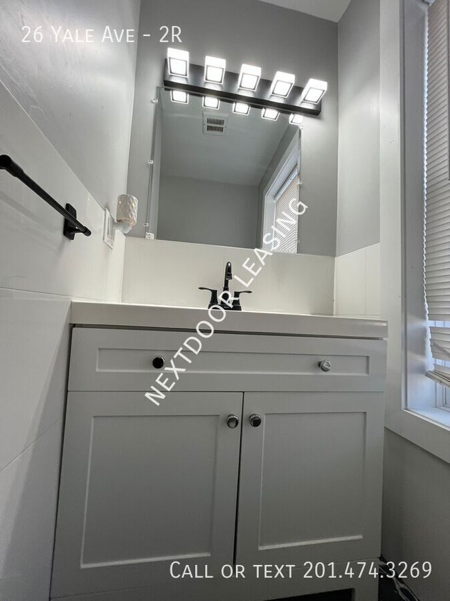 Photo - 26 Yale Ave Unit 2R