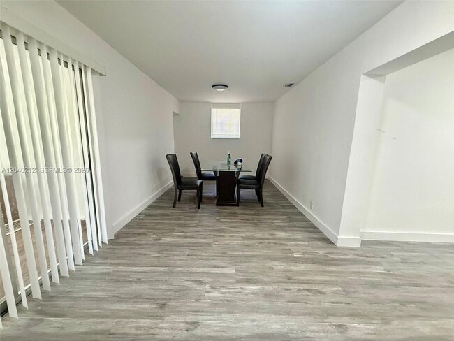 Photo - 730 SW 5th St Unit 1