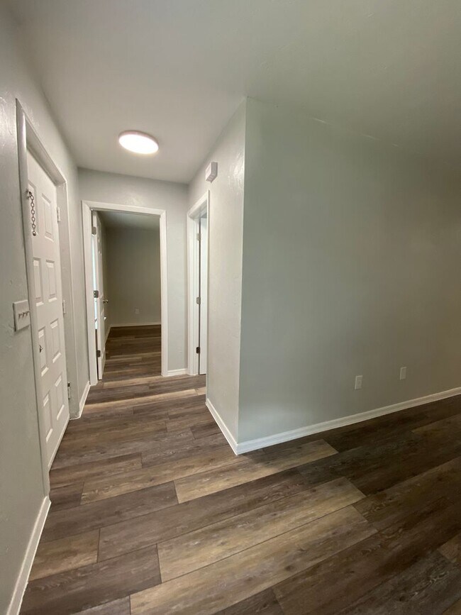 Photo - OSTEJ3209 Unit B