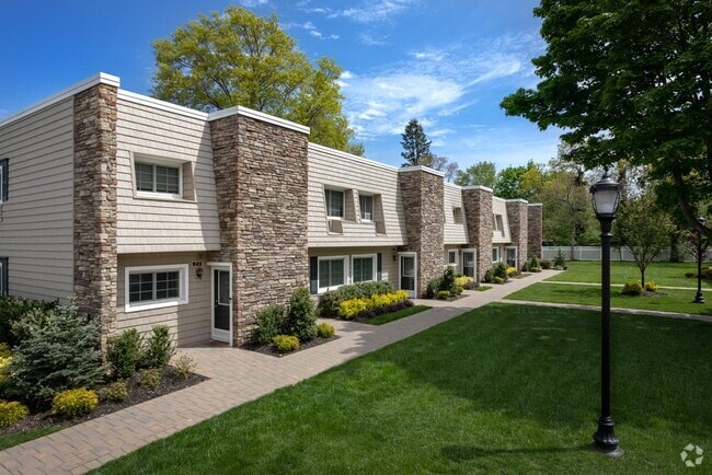 Building Photo - 1314 Smithtown Ave Unit 47 Rental