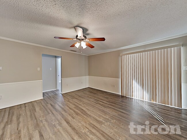 Photo - 429 W Ferndale Ln