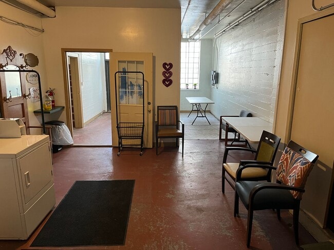 Photo - 614 6th St. (12 Unit +2 Commercial)