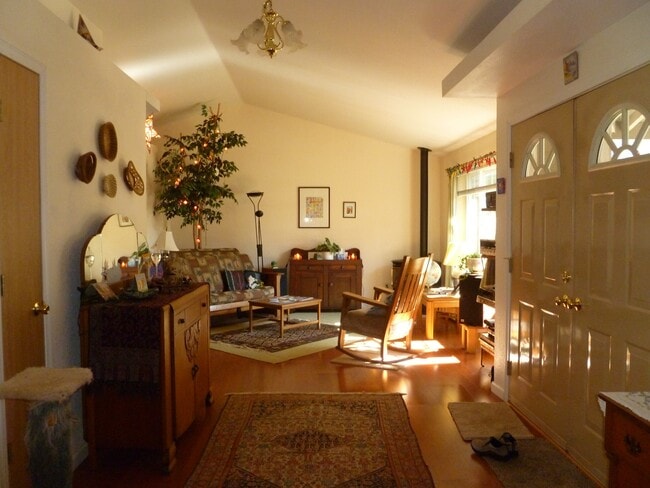 Photo - 885 Randall St