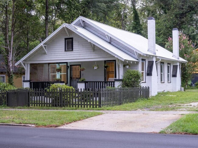 Building Photo - 414 Laurens St NW