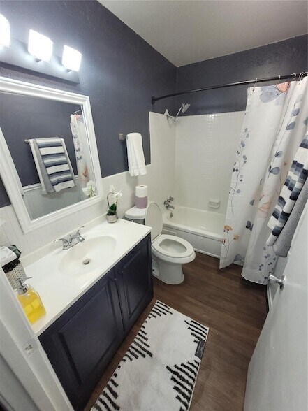 Photo - 7213 Beechnut St