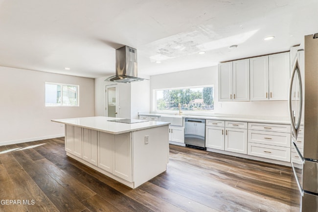 Photo - 1040 Hess Terrace