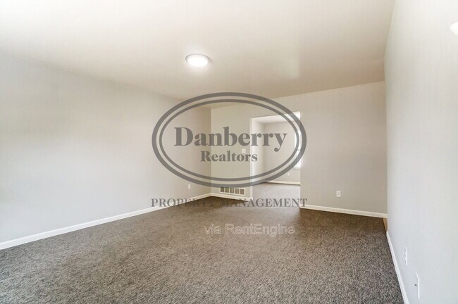 Photo - 3704 Willow Run Dr