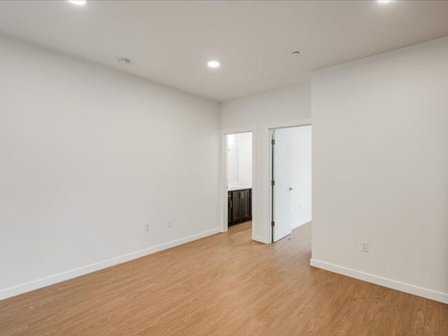 Photo - Fremont St Apartments