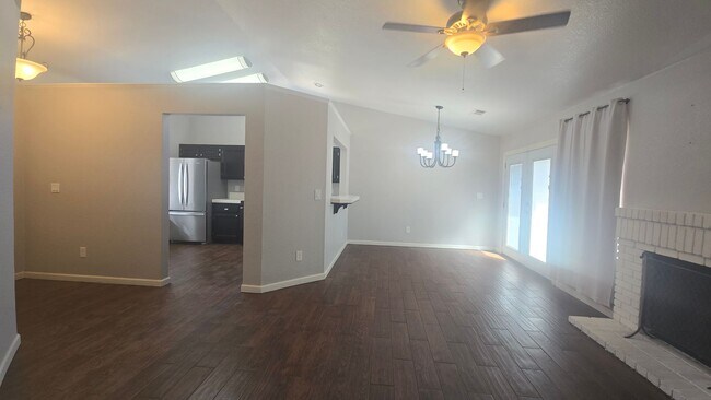 907 Meadow View Rd