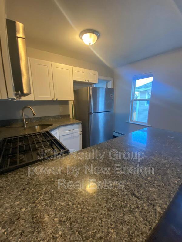 Photo - 66 Safford St Unidad U5 / 1st Floor