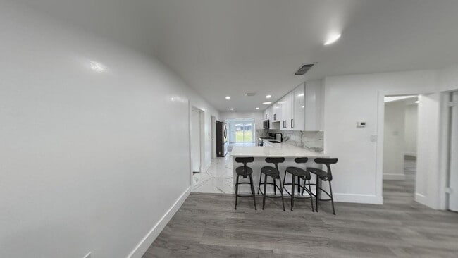 Photo - 4-bedroom, 2-bathroom