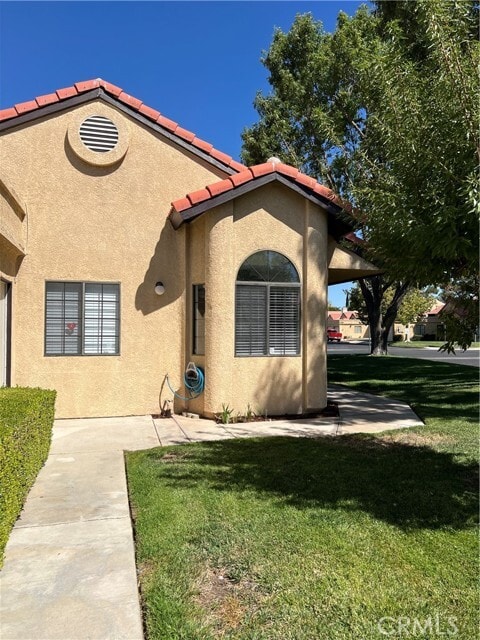 Photo - 19144 Frances St