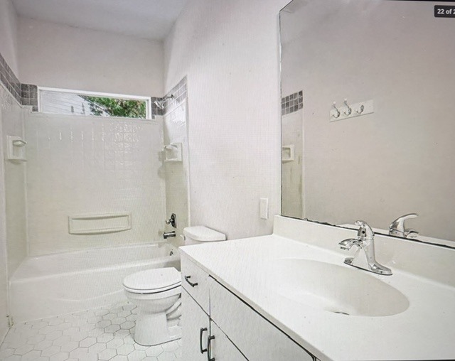 Photo - 107 Bay Colony Ct
