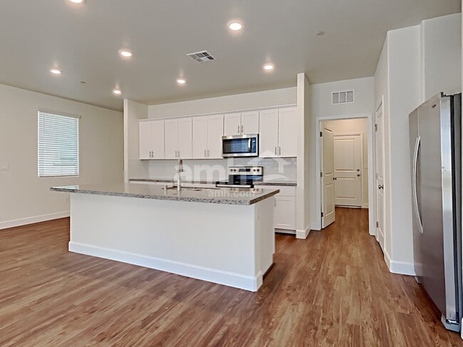 Photo - 340 Timber Kate Pl