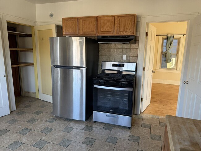 Photo - 1645-1647 N Astor St Unit 1645A N Astor St