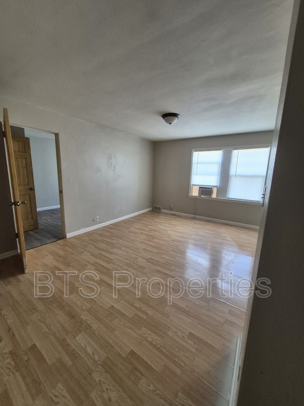 Photo - 119 Vanburen Ct