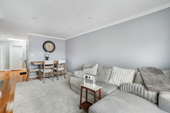 living/dining room - 6312 Beach Channel Dr Unit Arverne Oasis - Top Floor