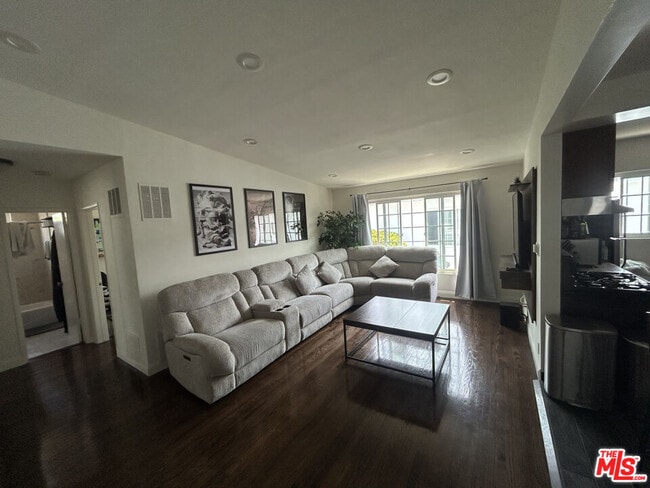 Building Photo - 4035 Inglewood Blvd Rental