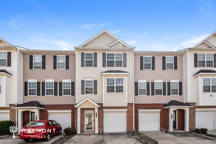 3-Bedroom Townhome with Garage - 3-Bedroom Townhome with Garage