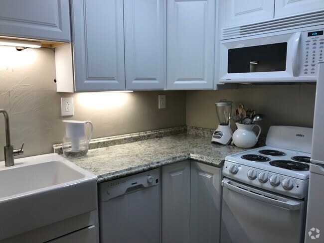 Building Photo - 1100 Laclair St Unit 2R Rental