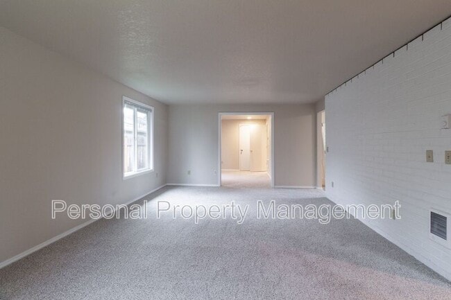 Photo - 9606 NE 63rd St