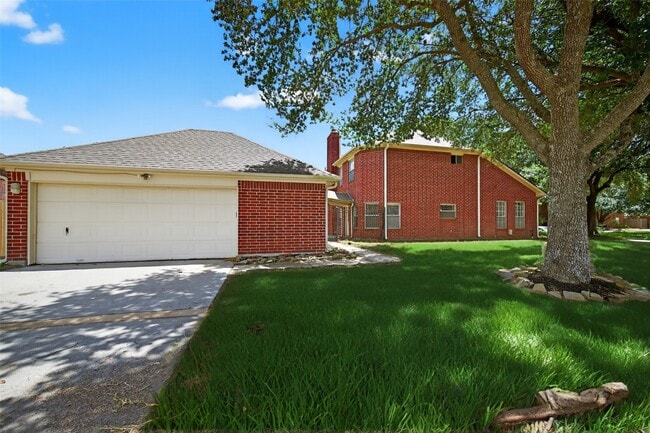 Building Photo - 3318 Pebble Trace Dr