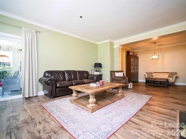 Photo - 5609 Fairview Rd