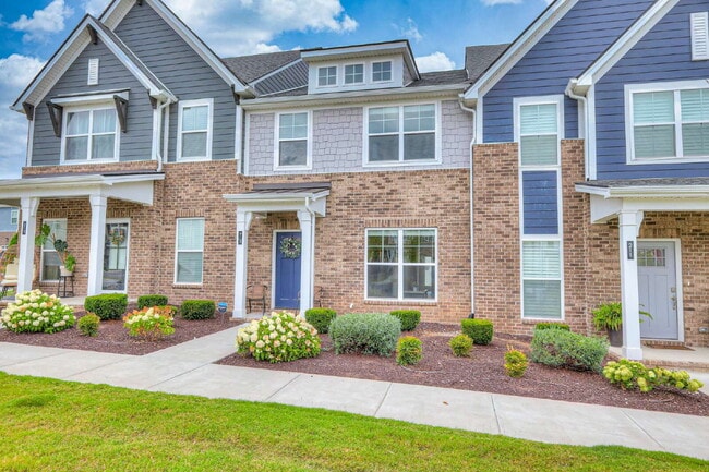 Photo - Like-New Modern Townhome Near Dining, Shopping, Trails & Old Hickory Lake