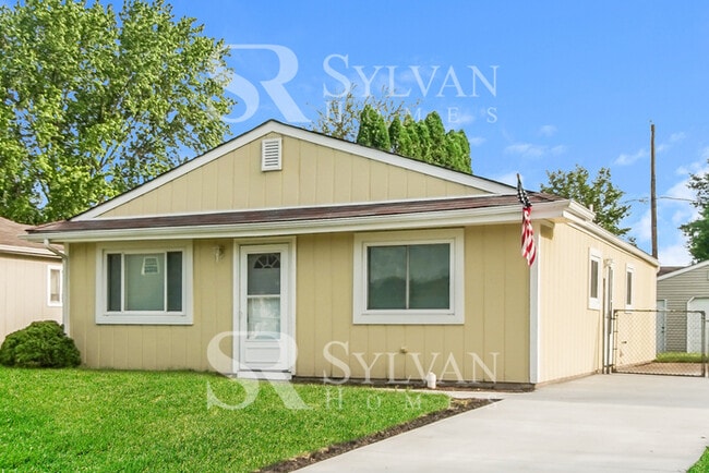 Building Photo - Rest. Relax. Recharge. Home awaits!