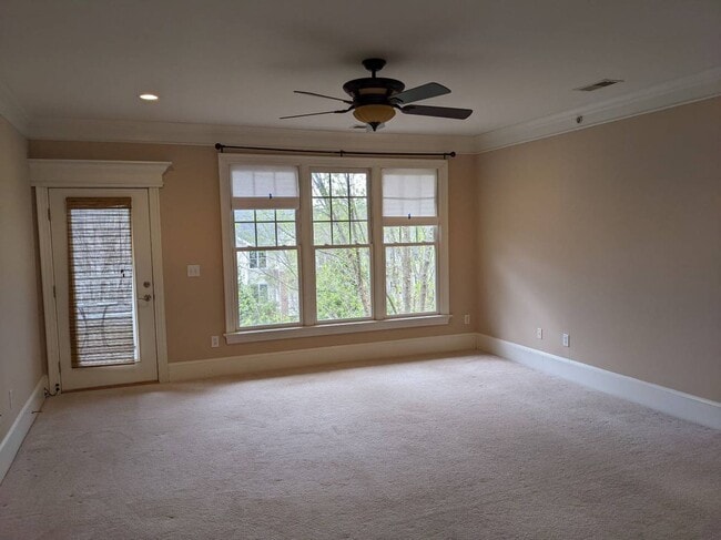 Building Photo - 223 Waterford Lake Dr Unit West Cary Condo