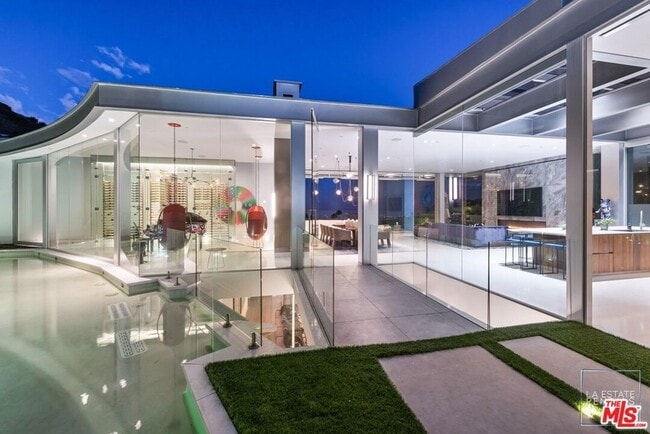 Photo - 1814 N Doheny Dr