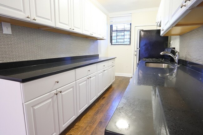 Photo - 709 W Roscoe St Unit J04P