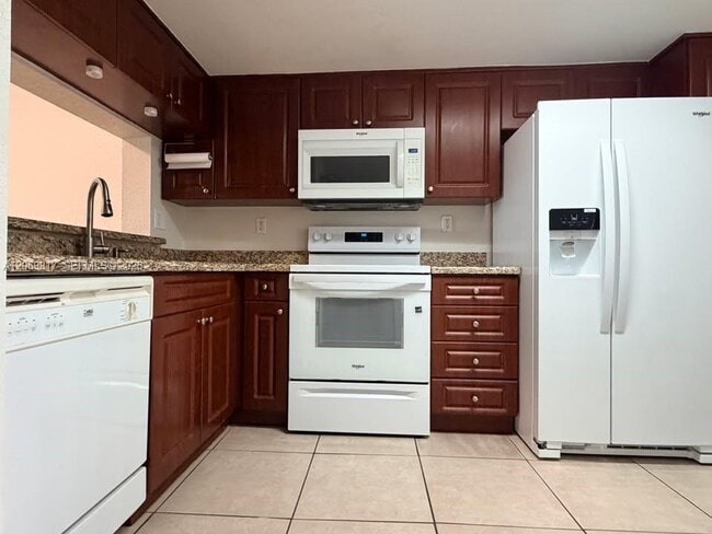 Photo - 721 SW 113th Way Unidad 721