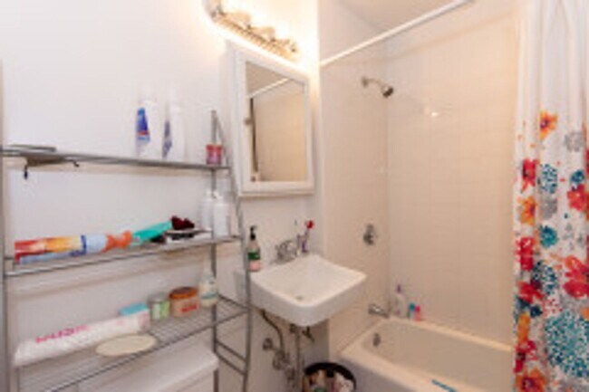 Photo - 4 bed 2 bath - Allston - 9/1   (No Broker Fee)