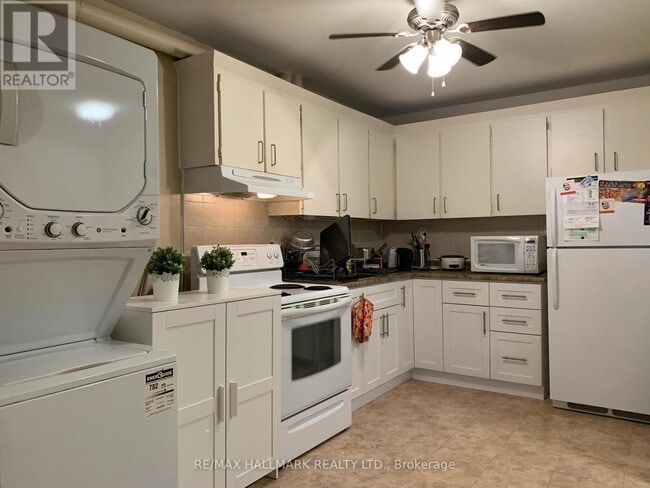 Photo - 2844 Danforth Ave