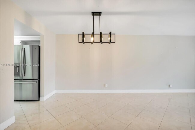 Photo - 900 SW 125th Way Unit 304R