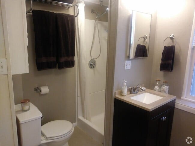 Building Photo - 1801 Brunswick Ave N Rental