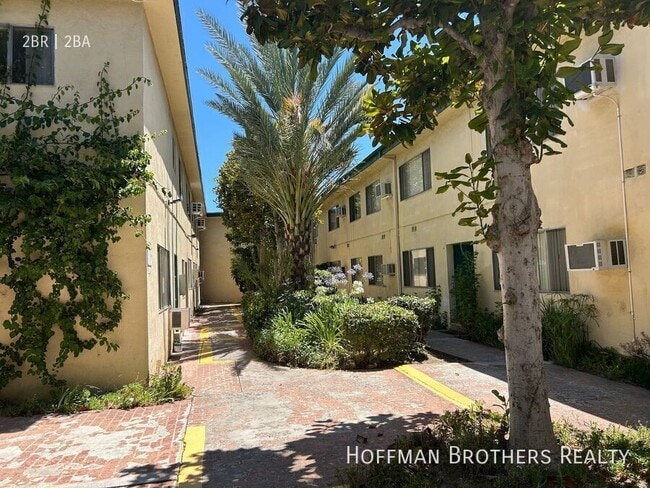 Photo - 5130 Yarmouth Ave Unit 32