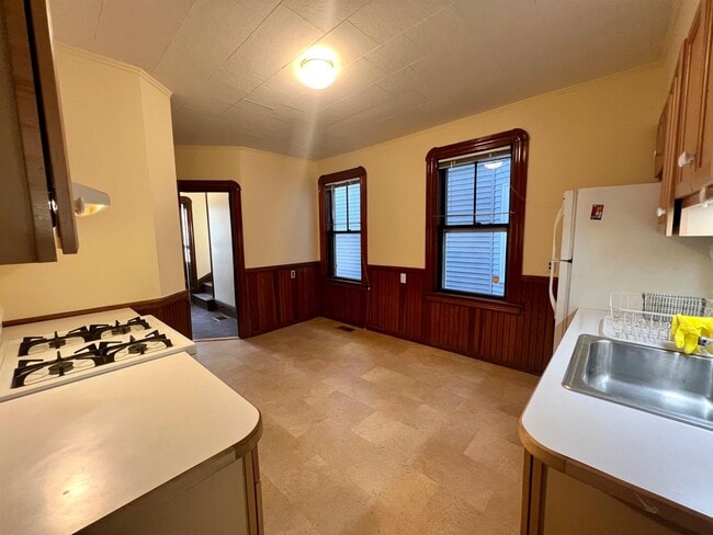 19 Gold Star Rd Unit 1