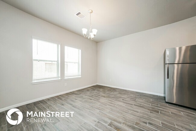 Photo - 2221 Cedar Vly Dr