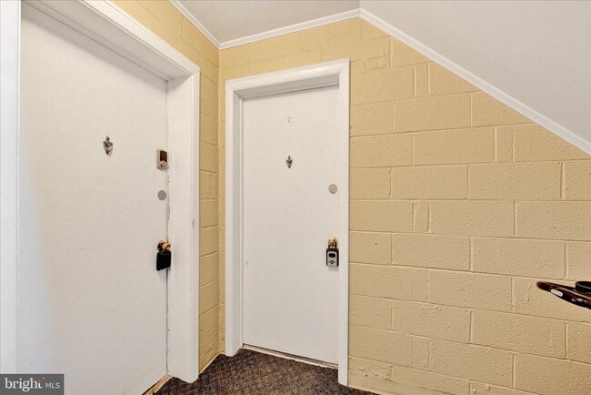 Building Photo - 4411 Falls Bridge Dr Unit L