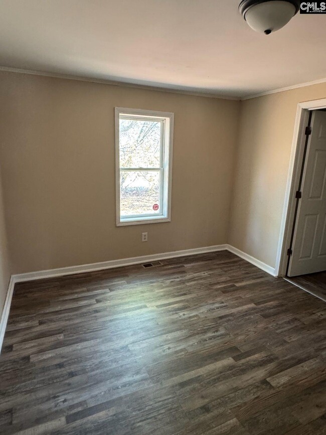 Photo - 477 Bushberry Rd