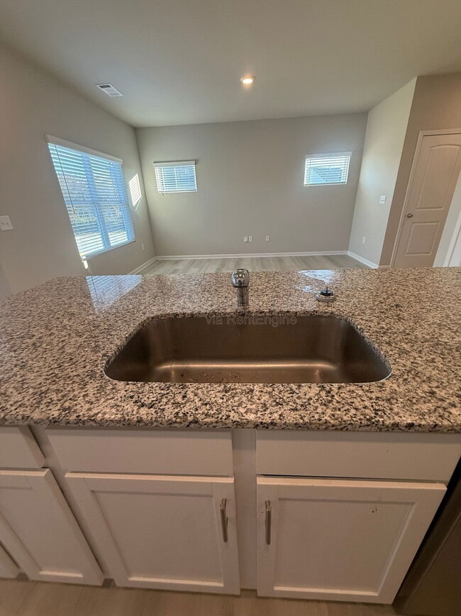 Photo - 501 Brady Dr