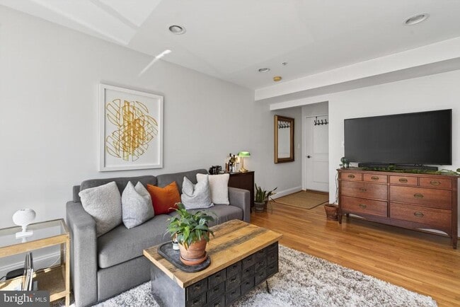 Photo - 804 Taylor St NW Unit 305