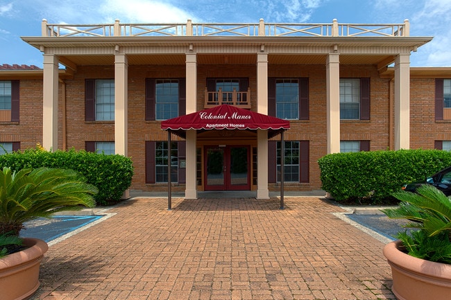 Colonial Manor