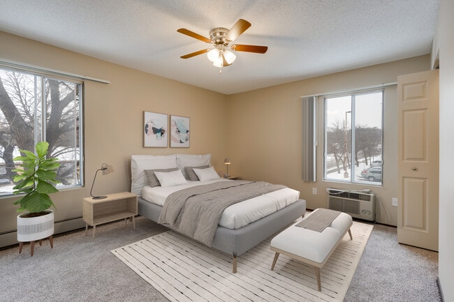 Photo - Chateau Montreal