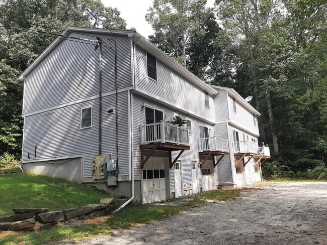 Photo - 27 N Main St