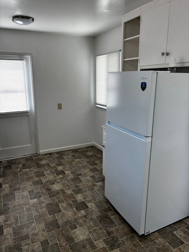 Photo - 2154 Stevely Ave